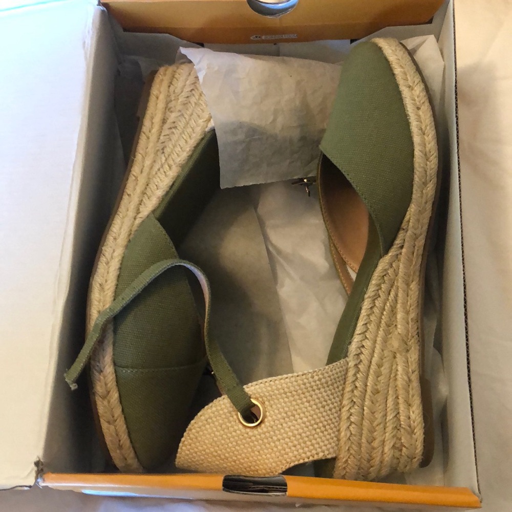 Sage green 2.5 inch heel espadrilles. New in box. Size 9 1/2.. never worn